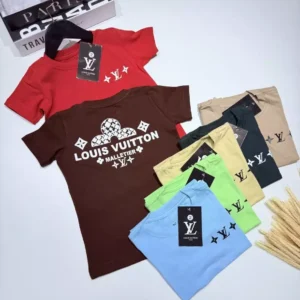 Camiseta Gola O - Inspiração LV Estampada Nas Costas