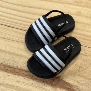 Slide Baby Luxo – Estilo Adidas Preto com Listras Brancas