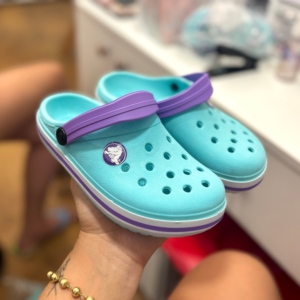 Crocs Infantil Luxo – Estilo Azul com Lilás Candy